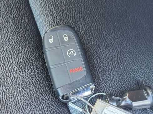 Used 2025 Jeep Compass Limited image 25