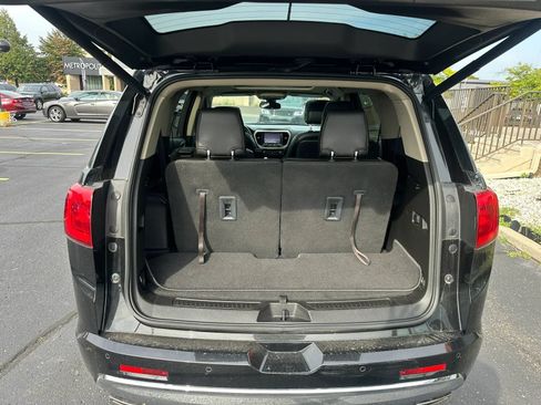 Used 2019 GMC Acadia Denali w/ Technology Package FWD image 7