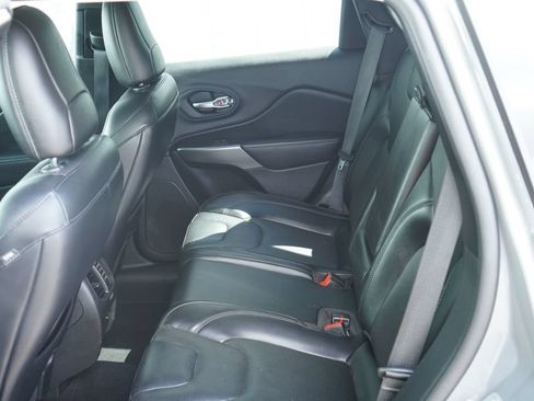 Used 2021 Jeep Cherokee Limited AWD/4WD image 31