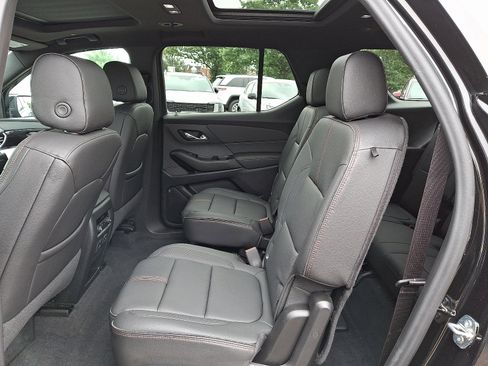 Used 2023 Chevrolet Traverse RS image 11