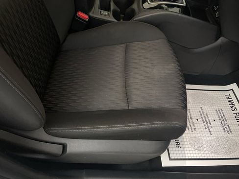 Used 2019 Nissan Rogue SV image 36