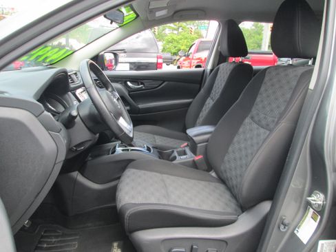 Used 2018 Nissan Rogue Sport SV w/ SV All-Weather Package AWD/4WD image 11