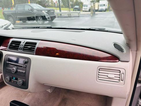 Used 2008 Buick Lucerne CXL w/ Driver Confidence Package FWD image 39