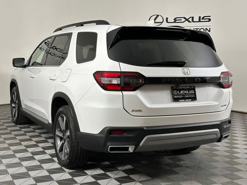 Used 2025 Honda Pilot Elite image 9