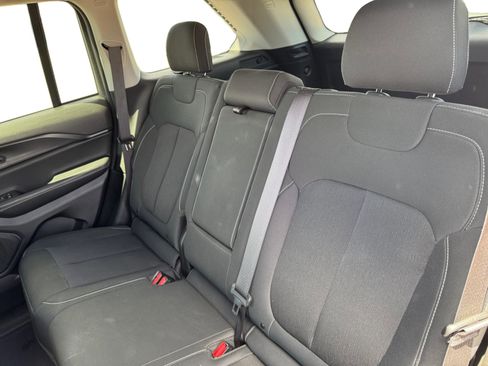 Used 2023 Jeep Grand Cherokee Laredo RWD image 16