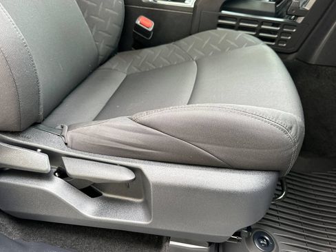 Used 2025 Toyota Tacoma SR5 AWD/4WD image 22