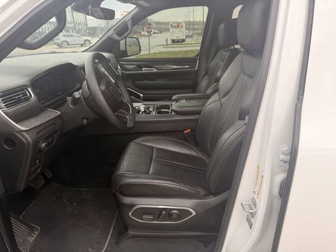 Used 2022 Jeep Wagoneer Series II image 5