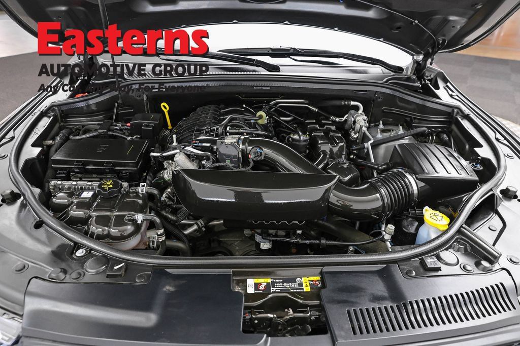 Used 2025 Dodge Durango GT RWD image 7