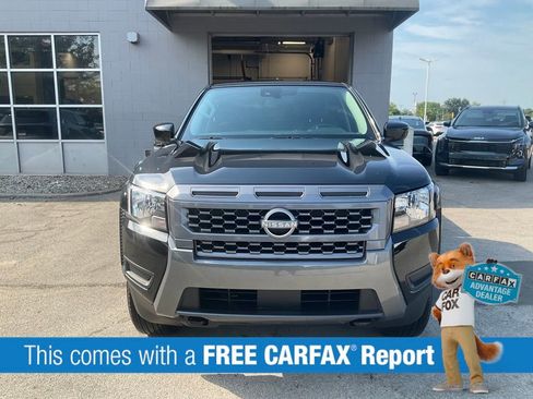 Used 2025 Nissan Frontier SV image 2