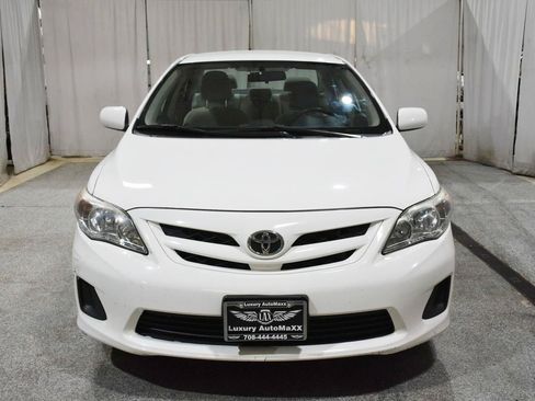 Used 2012 Toyota Corolla LE FWD image 2