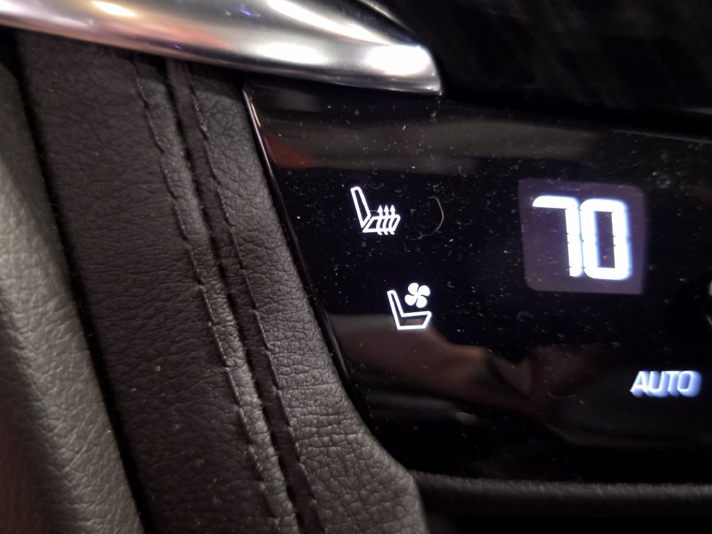 Used 2023 Cadillac XT6 Premium Luxury FWD image 31
