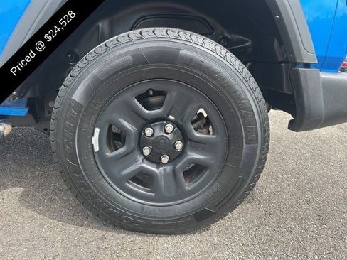 Used 2021 Jeep Wrangler Sport AWD/4WD image 4