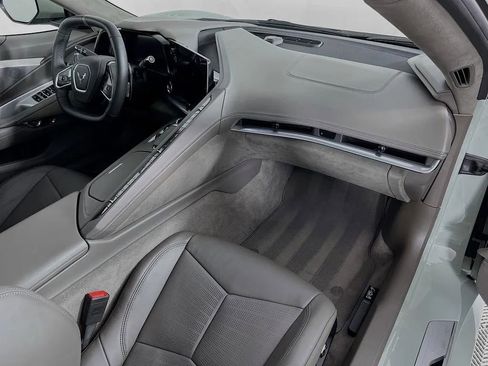 Used 2024 Chevrolet Corvette Stingray Premium Conv w/ Z51 Performance Package image 26