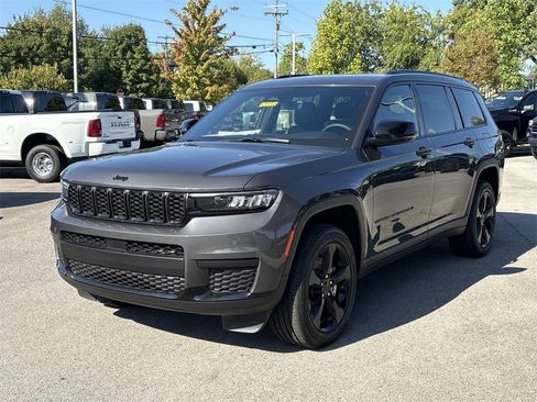 New 2025 Jeep Grand Cherokee L Altitude image 4