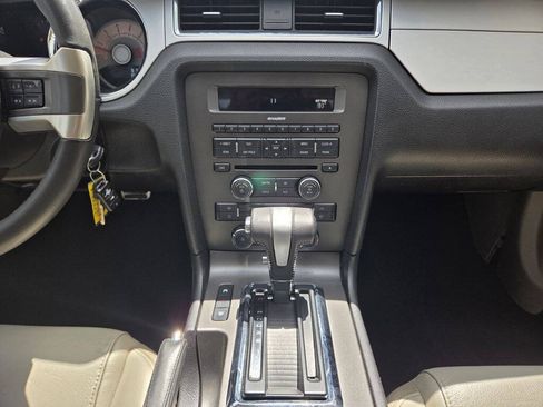 Used 2010 Ford Mustang Coupe RWD image 29
