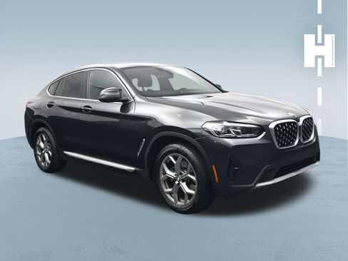 Used 2025 BMW X4 xDrive30i image 2