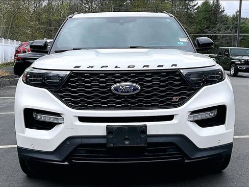 Used 2021 Ford Explorer ST w/ Equipment Group 401A AWD/4WD image 2