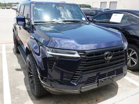 Used 2025 Lexus GX 550 w/ Accessory Package (2T) AWD/4WD image 2