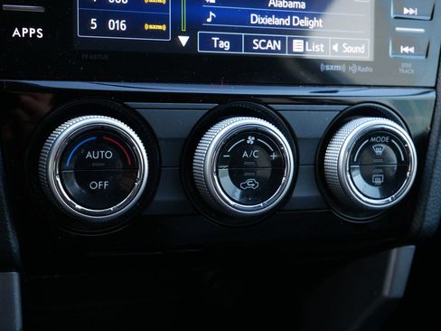 Used 2016 Subaru Forester 2.5i Limited image 23