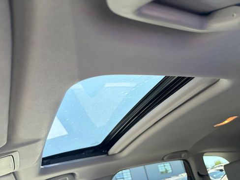 Used 2019 Honda CR-V Touring image 25