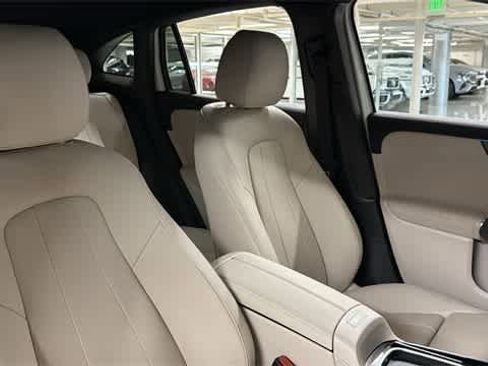 Used 2025 Mercedes-Benz GLA 250 4MATIC image 33