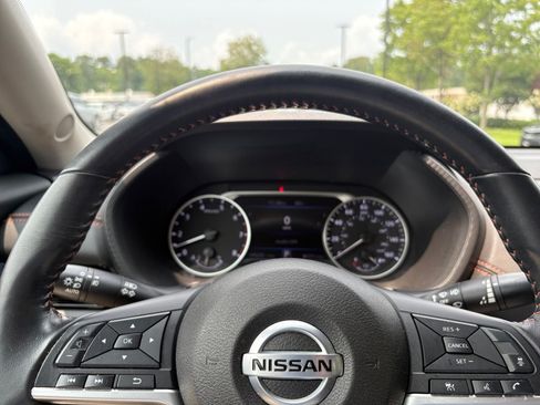 Used 2020 Nissan Sentra SR w/ Electronics Package FWD image 24
