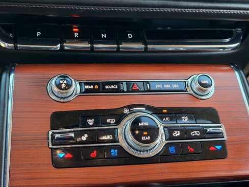 Used 2021 Lincoln Aviator Reserve w/ Equipment Group 201A RWD image 25