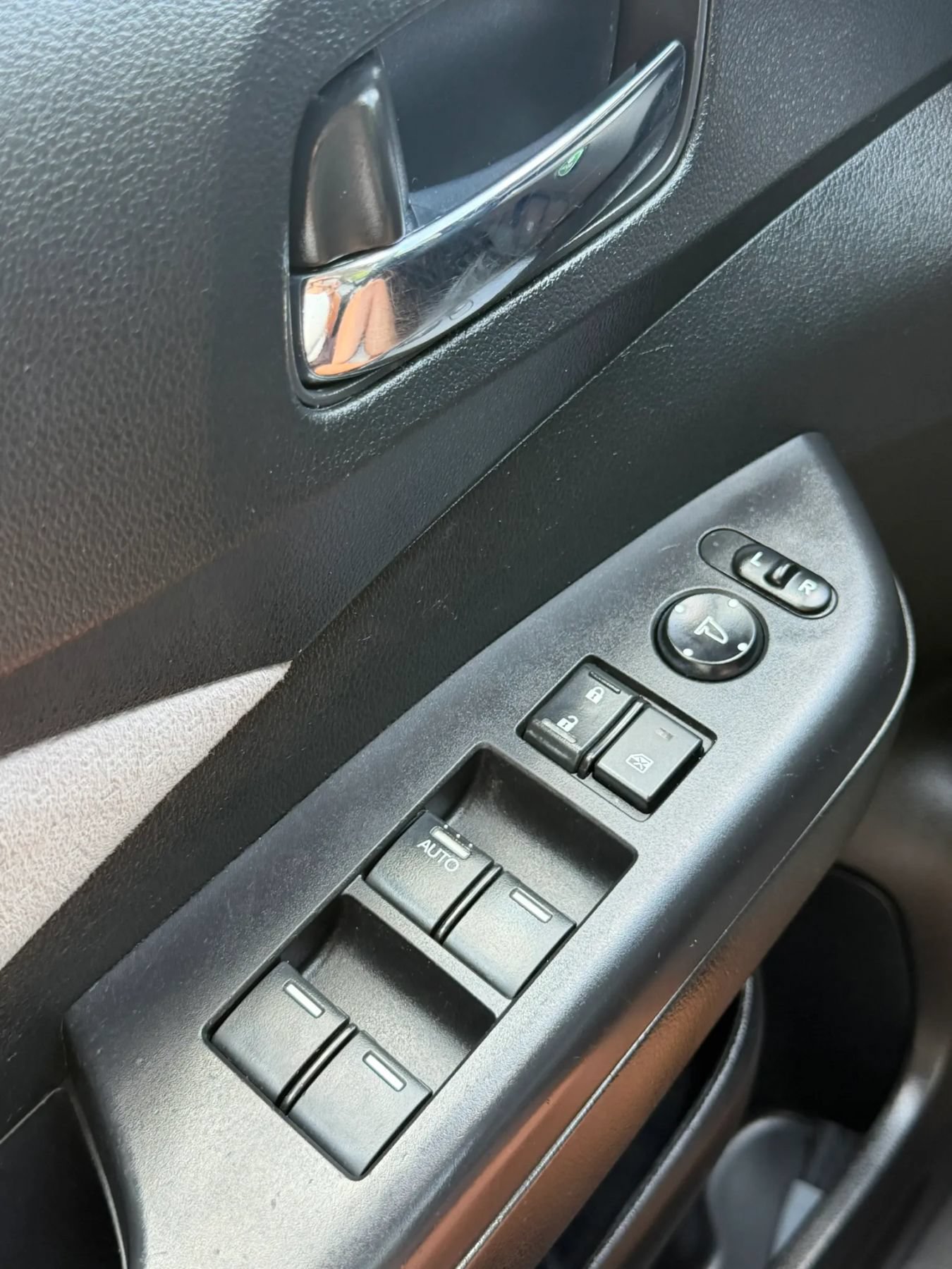 Used 2015 Honda CR-V EX image 28