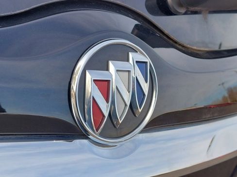 Used 2023 Buick Enclave Essence image 33