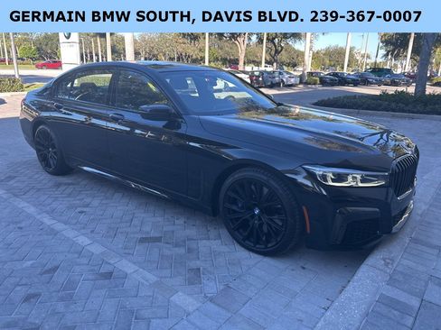 Used 2021 BMW 750i xDrive 750i xDrive w/ M Sport Package image 4