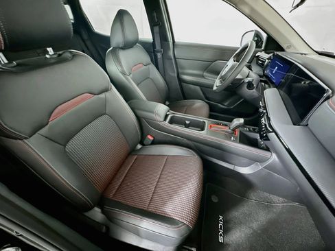 Used 2026 Nissan Kicks SR w/ Cold Weather Package FWD image 29