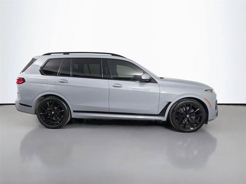Certified 2026 BMW X7 xDrive40i w/ M Sport Package AWD/4WD image 4