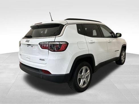 Used 2024 Jeep Compass Latitude AWD/4WD image 5