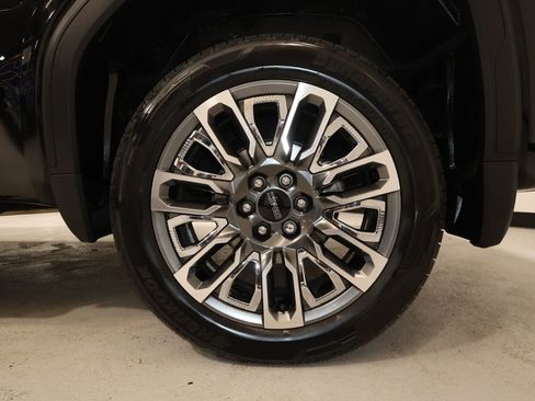 Certified 2024 GMC Sierra 1500 Denali Ultimate AWD/4WD image 37