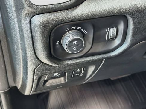 Used 2023 RAM 1500 Big Horn AWD/4WD image 12