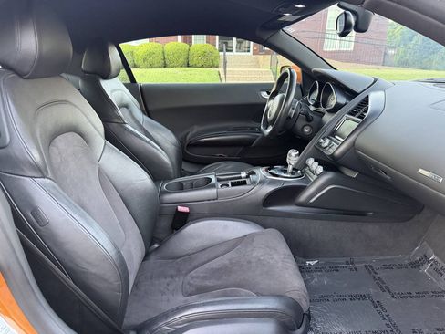 Used 2014 Audi R8 V8 w/ Ceramic Brake Package AWD/4WD image 19