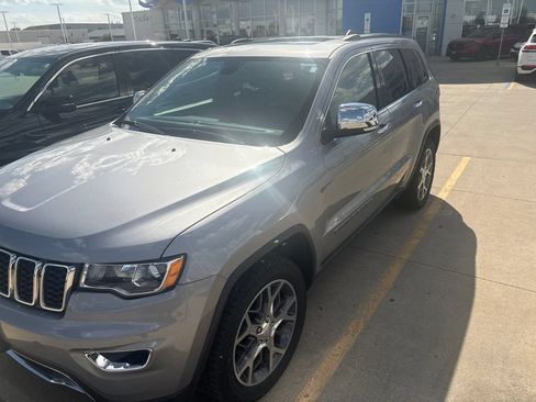 Used 2020 Jeep Grand Cherokee Limited AWD/4WD image 10