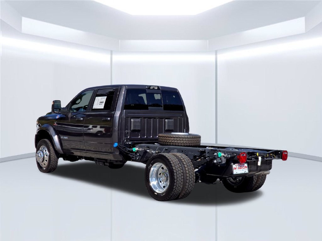 New 2026 RAM 4500 4x4 Crew Cab DRW w/ Laramie Trim Package image 16