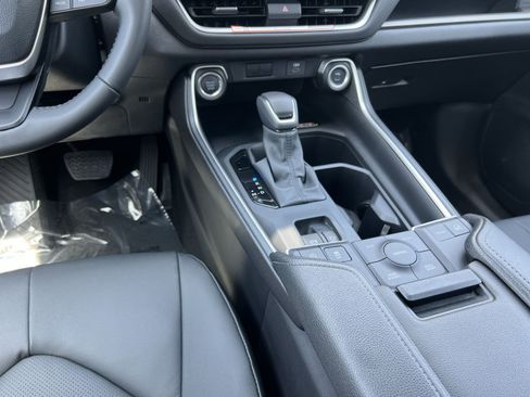 Used 2026 Toyota Grand Highlander AWD image 23