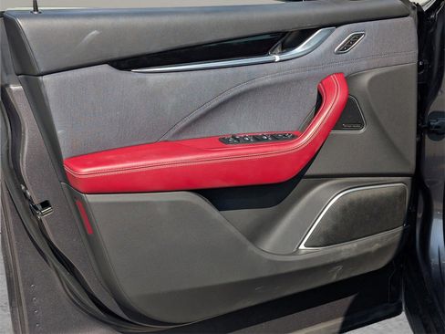 Used 2022 Maserati Levante GT image 17