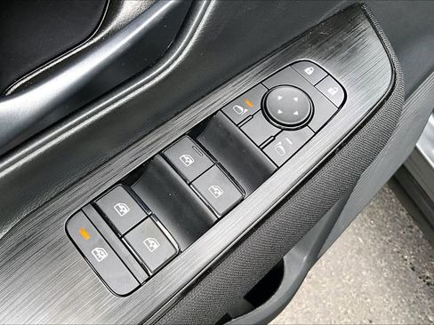 New 2026 Nissan Kicks S image 18