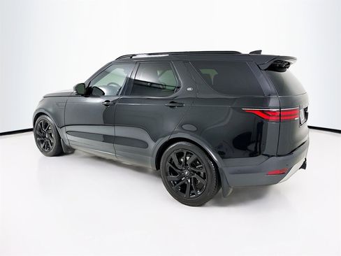 Used 2024 Land Rover Discovery S image 6