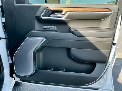 Used 2022 Chevrolet Silverado 1500 High Country w/ High Country Premium Package image 22