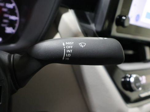 Used 2025 Toyota Corolla LE FWD image 38