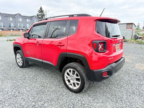 Used 2017 Jeep Renegade Latitude AWD/4WD image 3