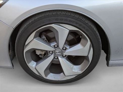 Used 2018 Honda Accord Touring image 7