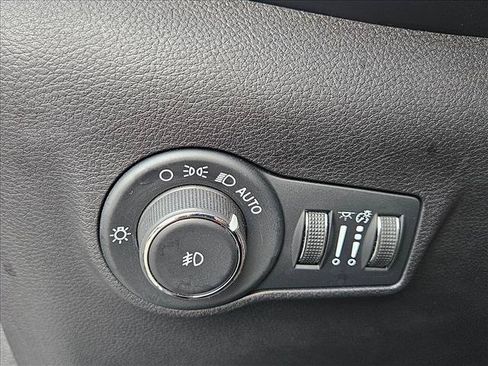 Used 2025 Jeep Compass Limited AWD/4WD image 8