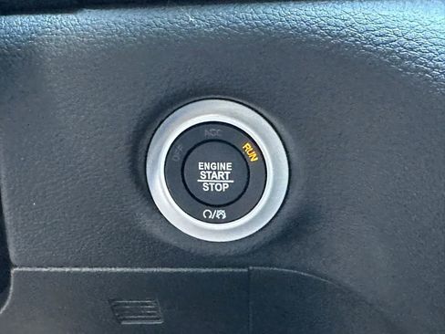 New 2026 Chrysler Pacifica Select image 12