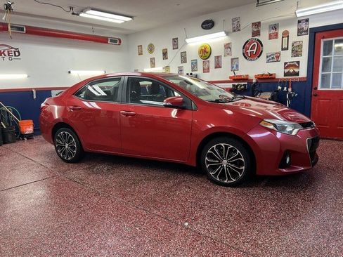 Used 2015 Toyota Corolla image 4