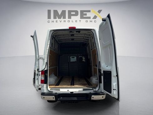 Used 2018 Nissan NV 3500 SL RWD image 9